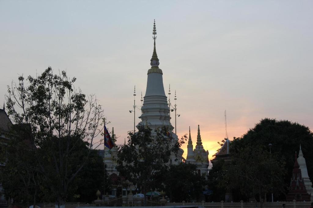 Kolab Sor Phnom Penh Hotel Exterior foto